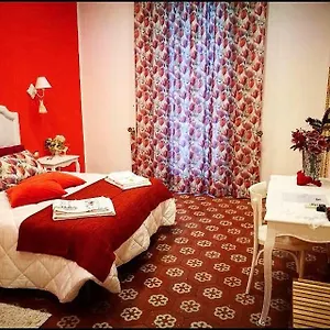 Resta Cu Mme Napoli